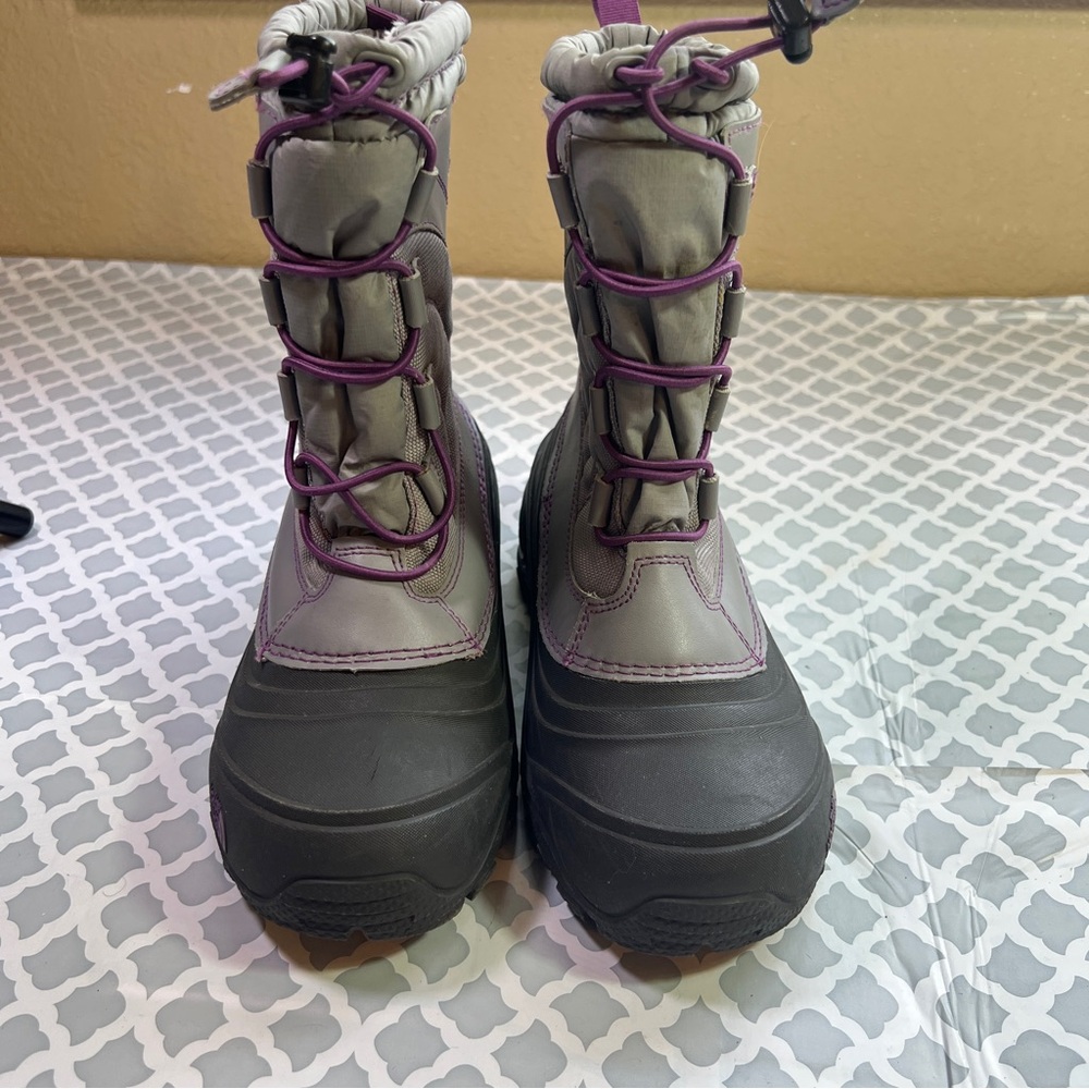The North Face waterproof and thermal Women's Gray and Purple Winter Boots